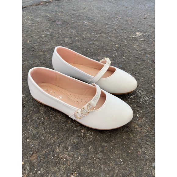 Forever Link Kids White Slip On Ballet Flats - Picture 2 of 6
